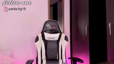 Snapshot of _sara_hernandez chatting on 01-14-25, 01:15 Sara intagram online show from 01-14-25, 01:15