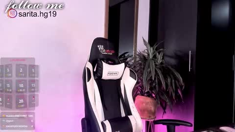 Snapshot of _sara_hernandez chatting on 02-28-25, 10:09 Sara intagram online show from 02-28-25, 10:09