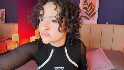 Snapshot of _sarahrose chatting on 12-16-25, 03:00 Sara online show from 12-16-25, 03:00