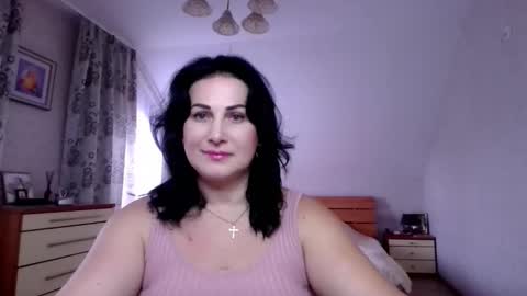 Snapshot of _sarairiti chatting on 11-09-25, 10:24 Sara online show from 11-09-25, 10:24