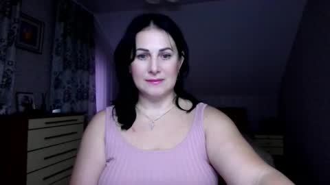 Snapshot of _sarairiti chatting on 11-18-25, 10:31 Sara online show from 11-18-25, 10:31