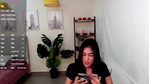 Snapshot of _sassy_girl chatting on 02-18-25, 06:04 Sassy Girl online show from 02-18-25, 06:04