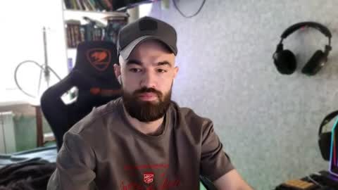 Snapshot of _serious_man chatting on 06-24-26, 04:00 Ask me online show from 06-24-26, 04:00