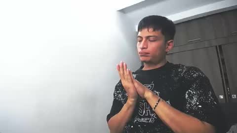 Juan Pablo-independent model online show from 02-15-26, 07:51