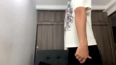 Juan Pablo-independent model online show from 03-13-26, 12:39