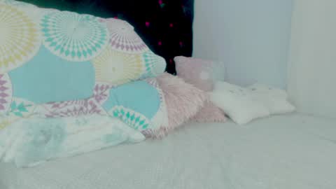 Snapshot of _sexyalexa chatting on 04-19-26, 01:21 Alexa online show from 04-19-26, 01:21