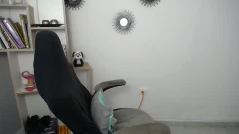 Snapshot of _sexyredhead_ chatting on 06-04-26, 12:22 KATA online show from 06-04-26, 12:22