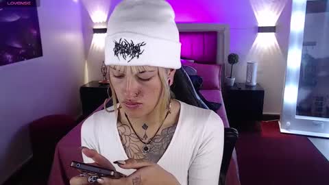 _sharlotte777 online show from 03-11-25, 01:01