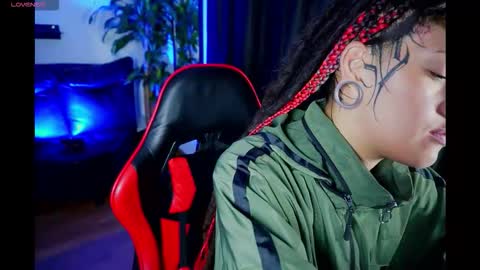 Snapshot of _sharlotte777 chatting on 02-21-26, 04:19 _sharlotte777 online show from 02-21-26, 04:19