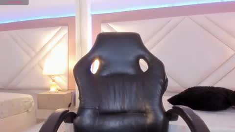 Snapshot of _shayra_ chatting on 03-11-25, 11:44 Shayra online show from 03-11-25, 11:44