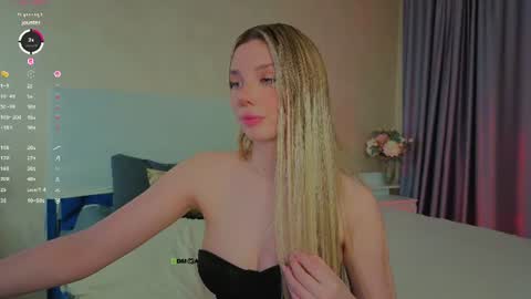 Snapshot of _sophielov chatting on 07-19-26, 07:17 Sophie online show from 07-19-26, 07:17