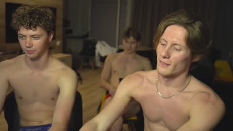 OLIVERpvt is open online show from 01-12-25, 03:46