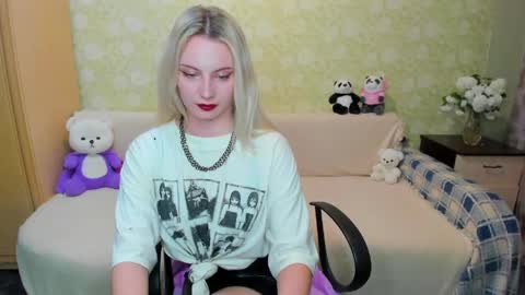 Snapshot of _sweet_addiction_ chatting on 05-20-26, 04:46 Marie online show from 05-20-26, 04:46