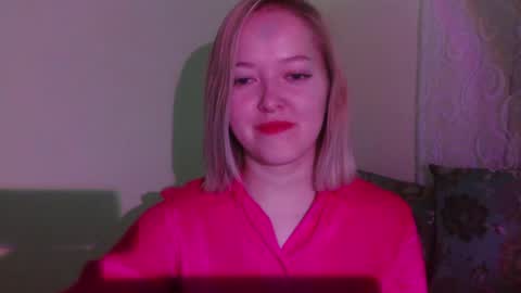 Snapshot of _sweet_smile_ chatting on 09-20-25, 10:11 _sweet_smile_ online show from 09-20-25, 10:11