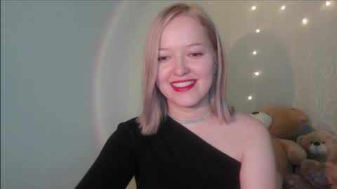 Snapshot of _sweet_smile_ chatting on 10-31-25, 11:06 _sweet_smile_ online show from 10-31-25, 11:06