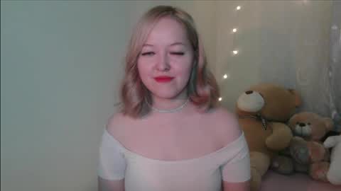 Snapshot of _sweet_smile_ chatting on 11-23-25, 07:57 _sweet_smile_ online show from 11-23-25, 07:57