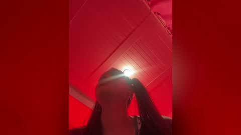   0900 p.m a 0500 a.m Colombia time UTC -5  online show from 03-24-26, 02:05