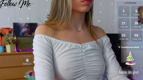 Snapshot of _sweetcams_ chatting on 02-05-25, 06:56 Dasha online show from 02-05-25, 06:56