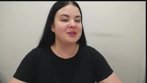 Snapshot of _trisha_li chatting on 11-06-25, 12:06 Trisha online show from 11-06-25, 12:06