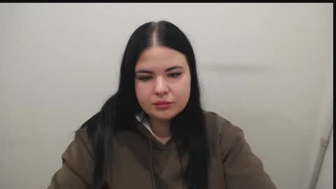 Snapshot of _trisha_li chatting on 11-08-25, 07:52 Trisha online show from 11-08-25, 07:52