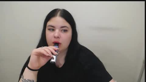 Snapshot of _trisha_li chatting on 11-13-25, 02:49 Trisha online show from 11-13-25, 02:49