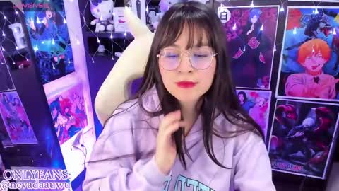 Snapshot of _urcutekitty chatting on 01-23-25, 10:11 online show from 01-23-25, 10:11