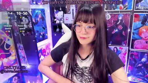 Snapshot of _urcutekitty chatting on 01-28-25, 10:01 online show from 01-28-25, 10:01