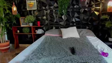 Snapshot of _valentina_69 chatting on 10-16-25, 02:40 _valentina_69 online show from 10-16-25, 02:40