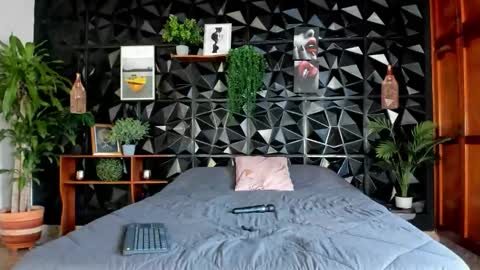 Snapshot of _valentina_69 chatting on 10-21-25, 02:40 _valentina_69 online show from 10-21-25, 02:40