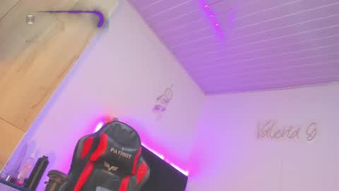 Snapshot of _valeriaa chatting on 03-05-25, 01:42 online show from 03-05-25, 01:42