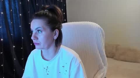 Snapshot of _vallylove chatting on 03-01-25, 06:57 _vallylove online show from 03-01-25, 06:57