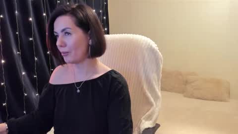 Snapshot of _vallylove chatting on 03-03-25, 10:52 _vallylove online show from 03-03-25, 10:52