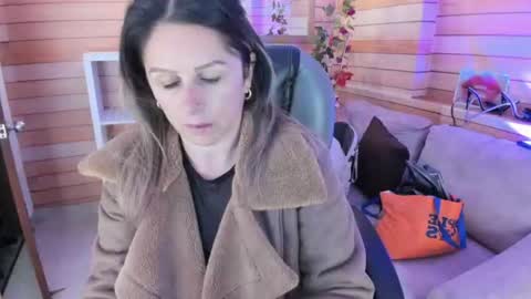 Snapshot of _victoria_collins chatting on 07-04-26, 10:10 Sol online show from 07-04-26, 10:10