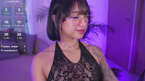 Snapshot of _victoria_florez chatting on 11-11-25, 10:32 VICTORIA online show from 11-11-25, 10:32