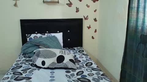 _victoriia_971 online show from 10-24-25, 12:01