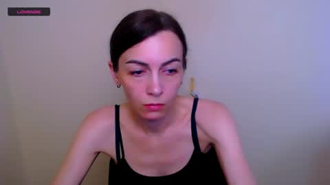 Snapshot of _violax_ chatting on 07-20-26, 04:42 Vio online show from 07-20-26, 04:42