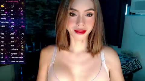 Snapshot of _vivalastransvegas_ chatting on 07-04-26, 02:40 Althea online show from 07-04-26, 02:40