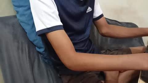 Snapshot of _vov_ chatting on 12-13-24, 12:39 _vov_ online show from 12-13-24, 12:39