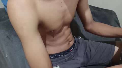 Snapshot of _vov_ chatting on 12-17-25, 12:55 _vov_ online show from 12-17-25, 12:55