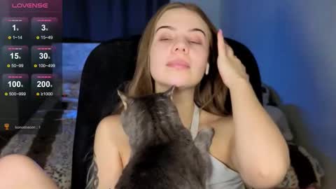 Snapshot of _wednesday_addams_ chatting on 10-14-25, 11:00 Vera online show from 10-14-25, 11:00