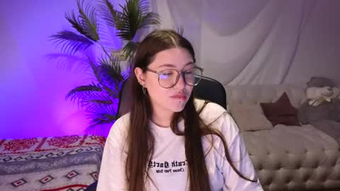 Snapshot of _wendy_evans_ chatting on 06-17-26, 12:50 Wendy online show from 06-17-26, 12:50