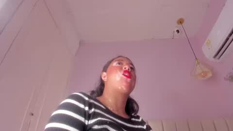 Snapshot of _wendy_x chatting on 06-08-26, 11:43 _wendy_x online show from 06-08-26, 11:43