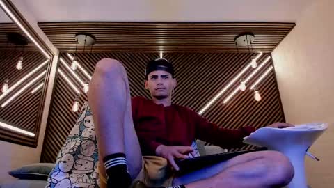  white fox  online show from 03-10-25, 11:32