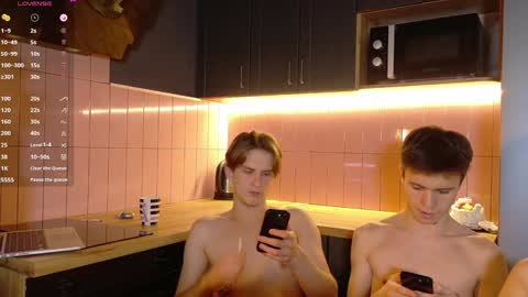 Snapshot of _whitenight18_ chatting on 01-29-25, 07:32 Bogdan Vlad online show from 01-29-25, 07:32