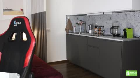 Snapshot of _whoareu_ chatting on 09-25-25, 10:52 Kristina online show from 09-25-25, 10:52