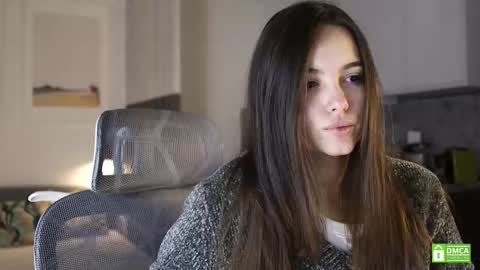 Snapshot of _whoareu_ chatting on 11-21-25, 11:20 Kristina online show from 11-21-25, 11:20