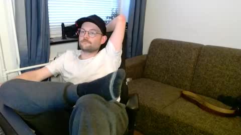 Snapshot of _whoisthatguy_ chatting on 11-10-25, 03:11 _whoisthatguy_ online show from 11-10-25, 03:11