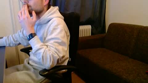 Snapshot of _whoisthatguy_ chatting on 11-25-25, 04:51 _whoisthatguy_ online show from 11-25-25, 04:51