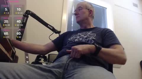 Snapshot of _xxrockstarloverxx_ chatting on 10-17-25, 10:12 _xxrockstarloverxx_ online show from 10-17-25, 10:12