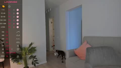 Snapshot of _your_tessa chatting on 02-10-25, 09:58 Tessa - online show from 02-10-25, 09:58